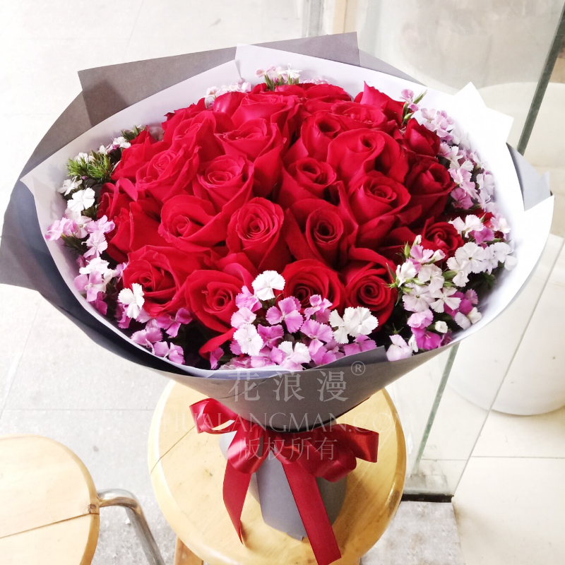 送玫瑰花朋友可以送嗎女生_朋友可以送玫瑰花嗎_玫瑰花送朋友有什么講究0