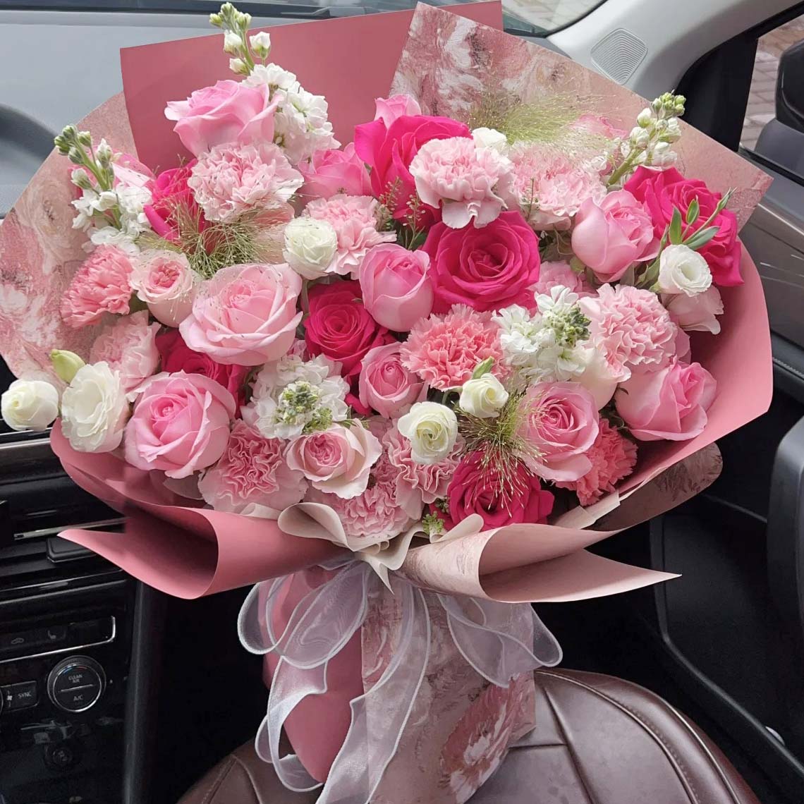 玫瑰花送朋友有什么講究0_送玫瑰花朋友可以送嗎女生_朋友可以送玫瑰花嗎